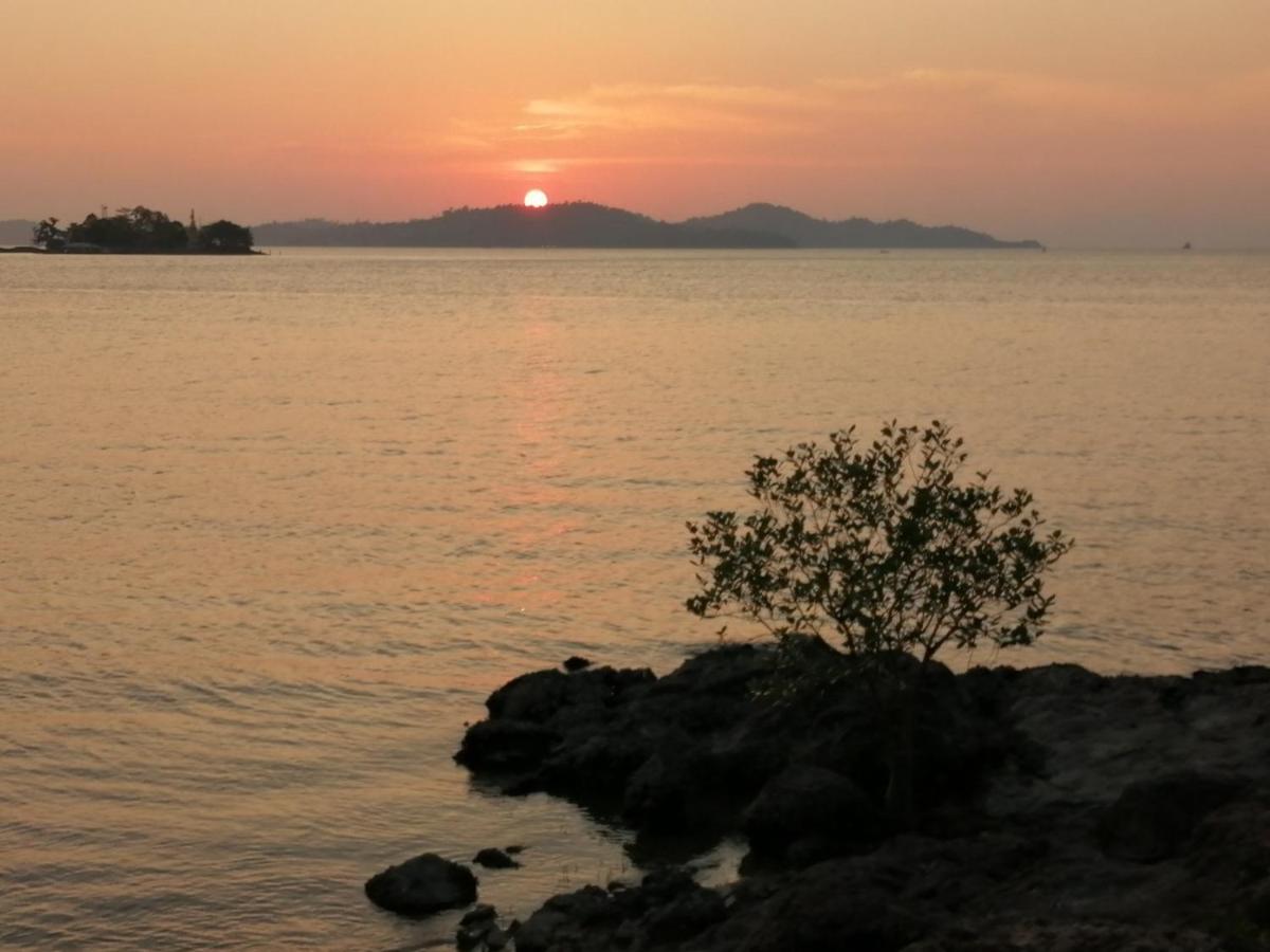 Jansom Beach Resort Ranong Exterior photo